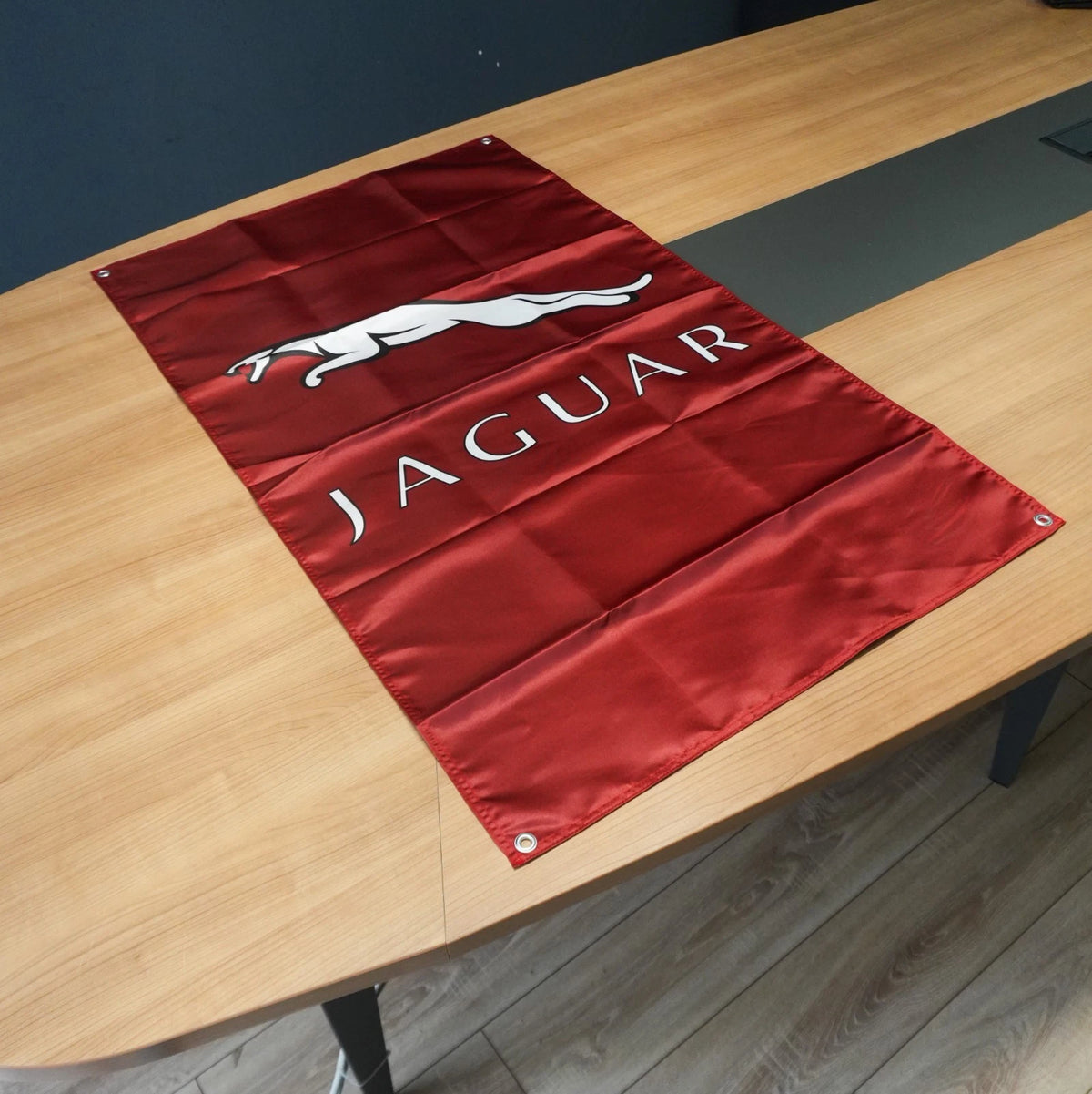 Jaguar Leaping Cat Heritage Flama