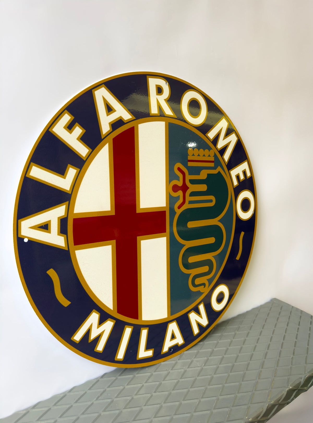 Alfa Romeo MILANO Metal Tabela