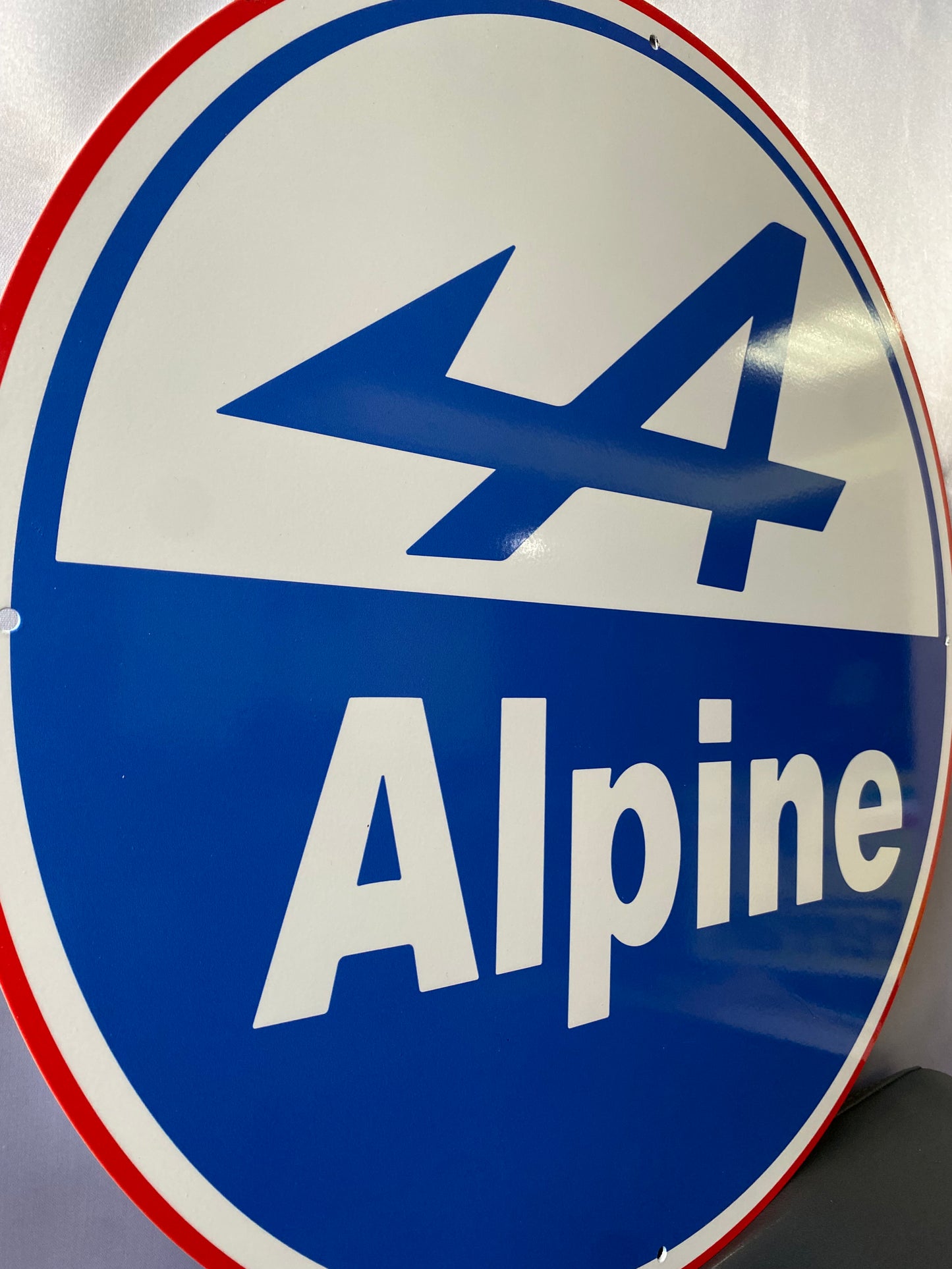 Alpine Yuvarlak Metal Tabela