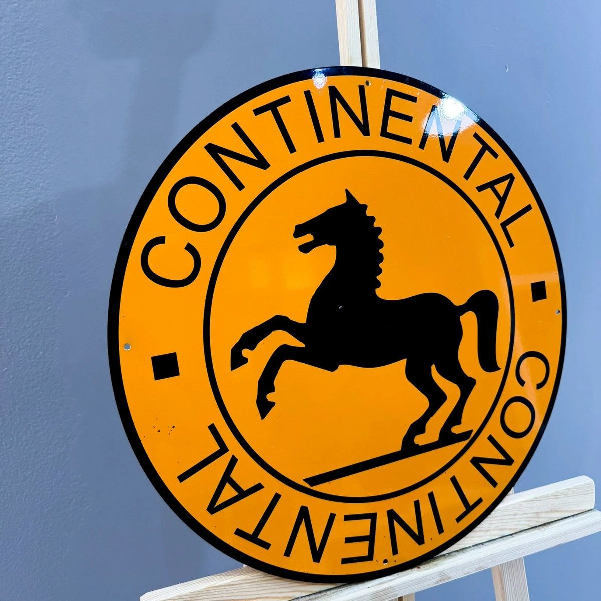 Continental Horse Logo Metal Tabela
