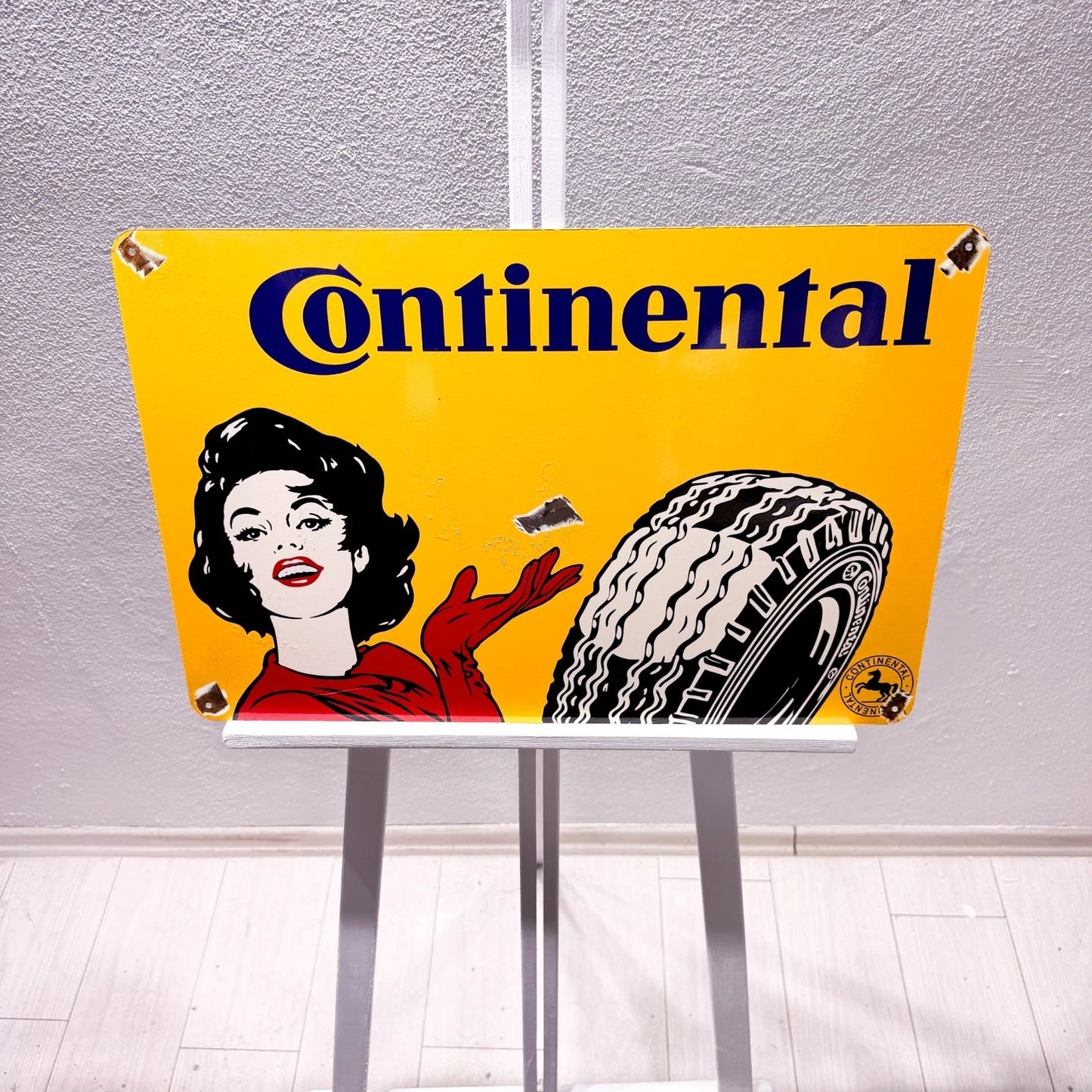 Continental Rusted Tire Advertising Metal Tabela