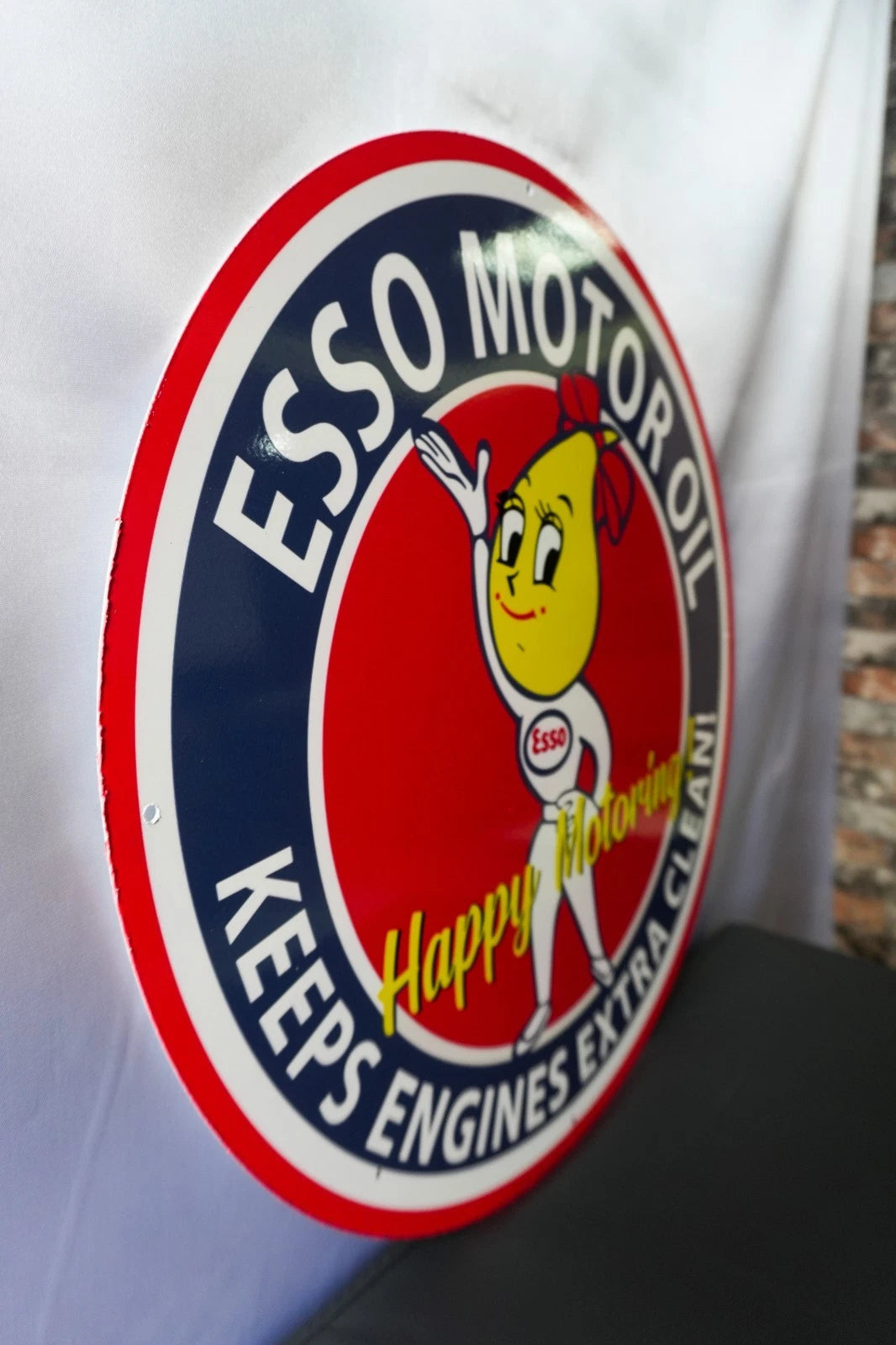 Esso Motor Oil - Happy Motoring! Female Oil Drop Mascot - 19.7 Metal Tabela