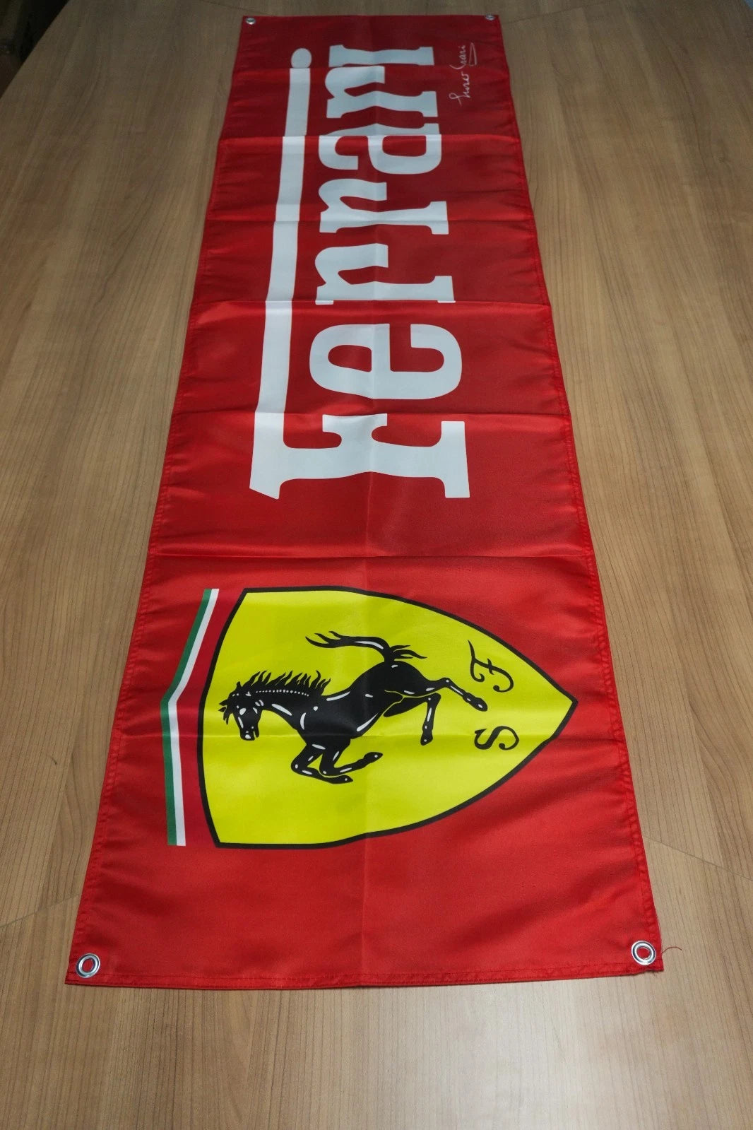 Ferrari Rosso Corsa Flama