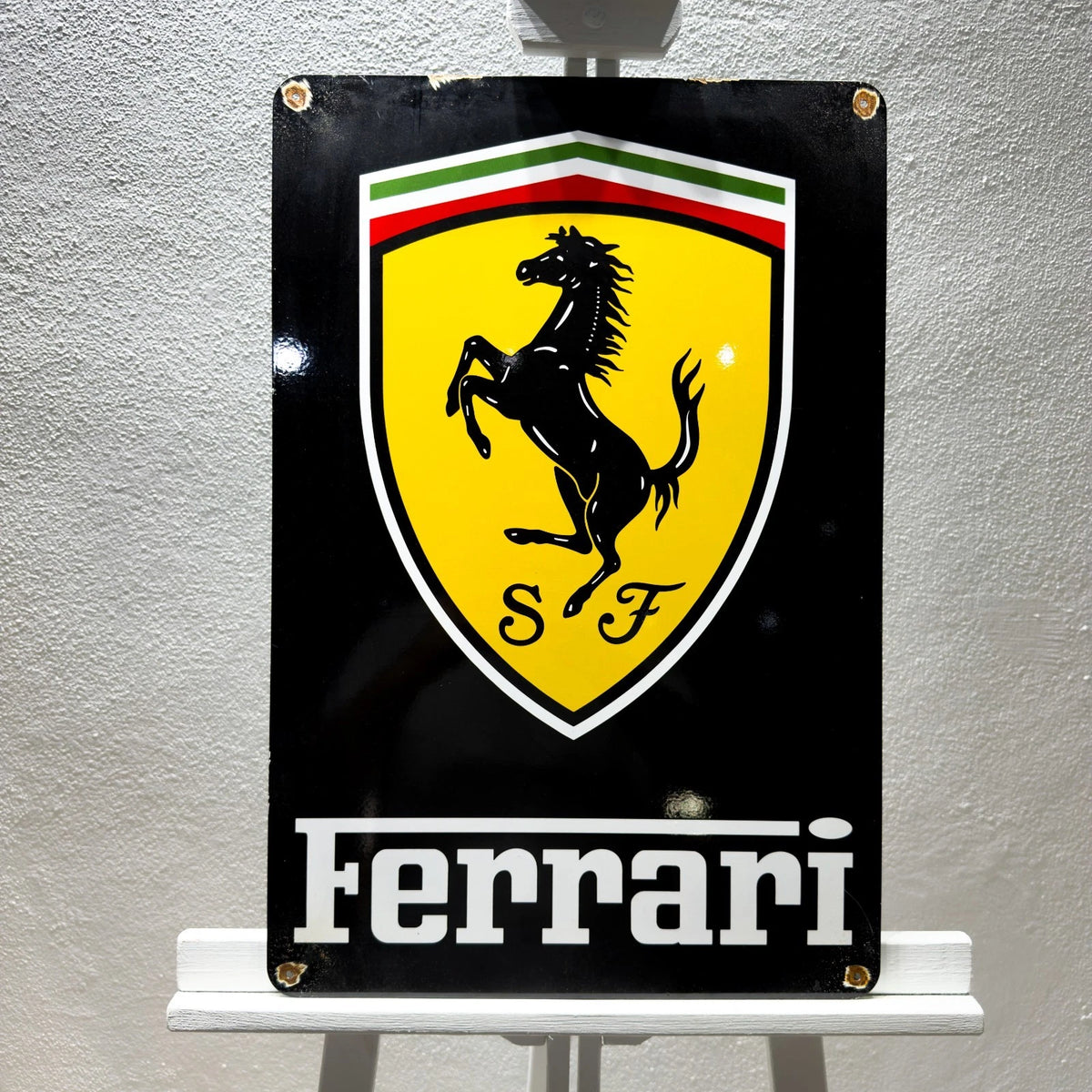 Ferrari Rusty Shield Metal Tabela