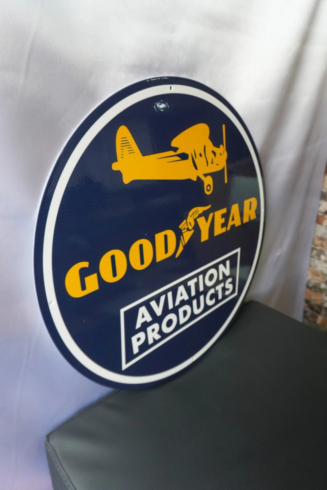 Goodyear Aviation Products -Wingfoot Plane Metal Tabela