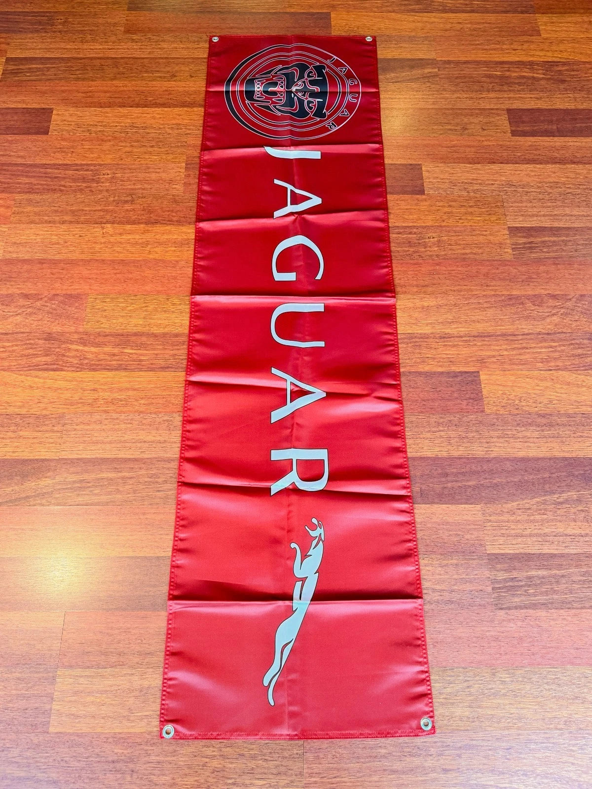 Jaguar Racing Red Flama