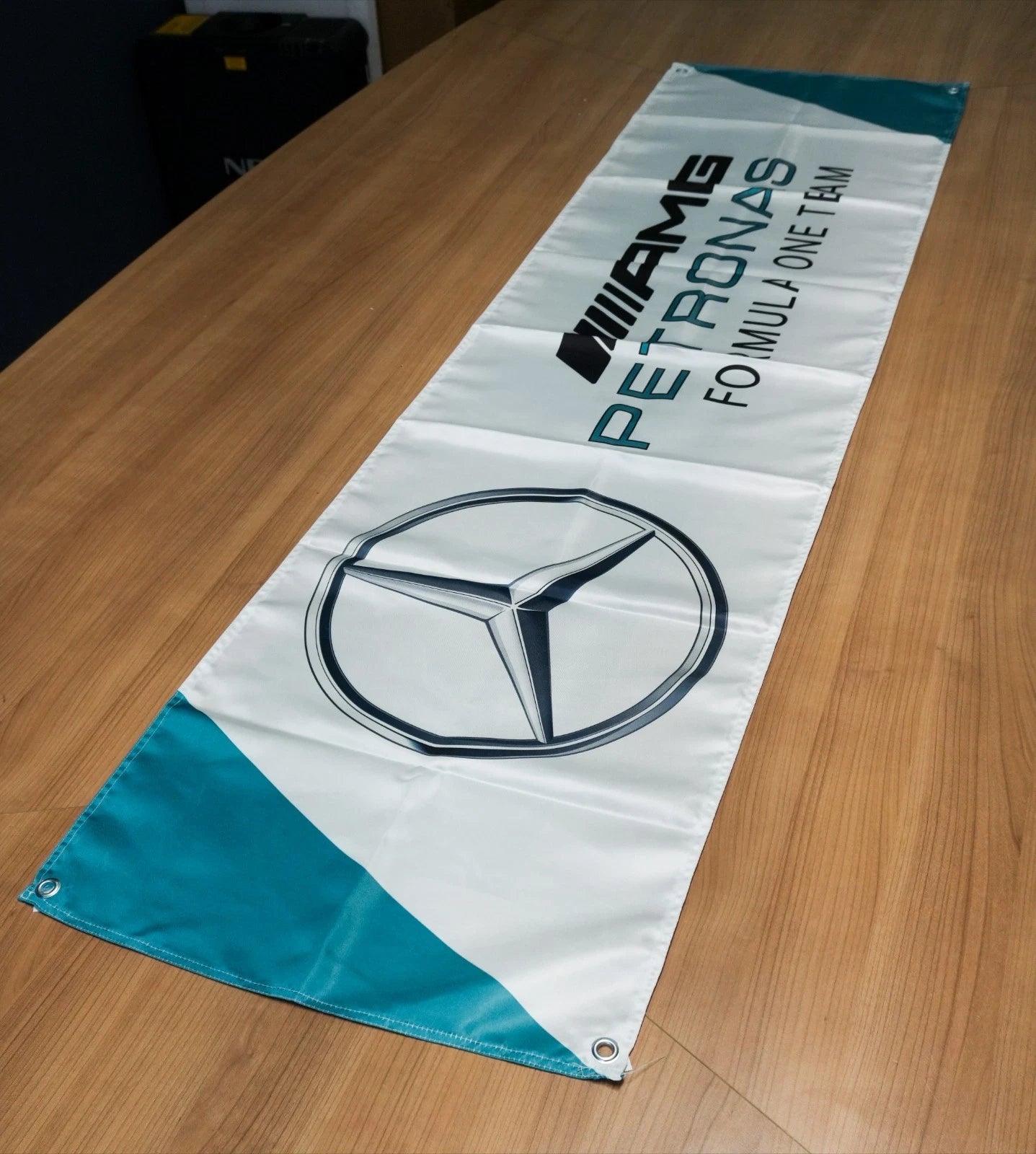 Mercedes AMG Petronas White Flama