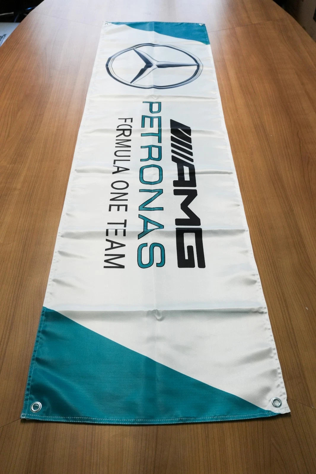 Mercedes AMG Petronas White Flama