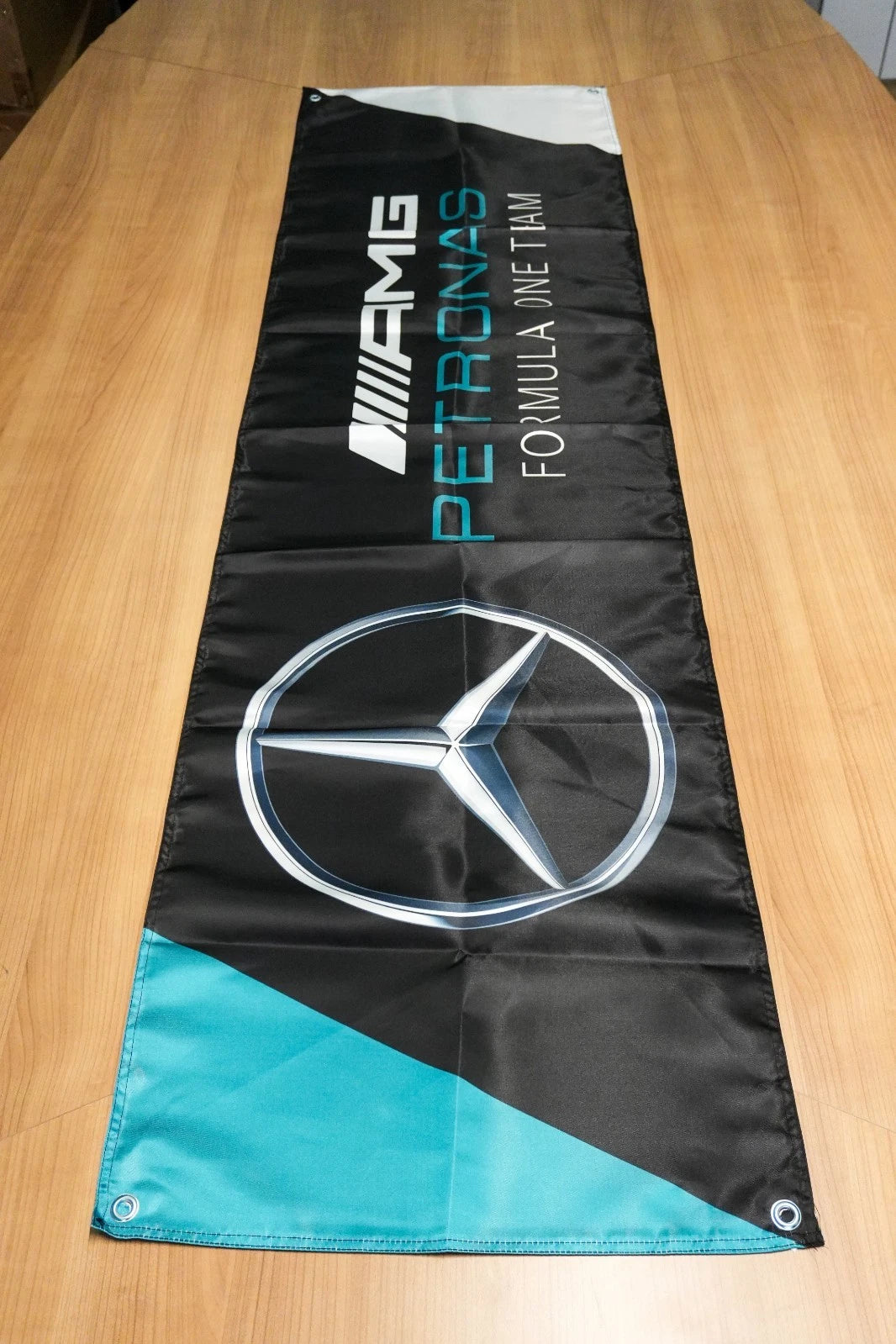 Mercedes AMG Petronas Formula One Team Flama