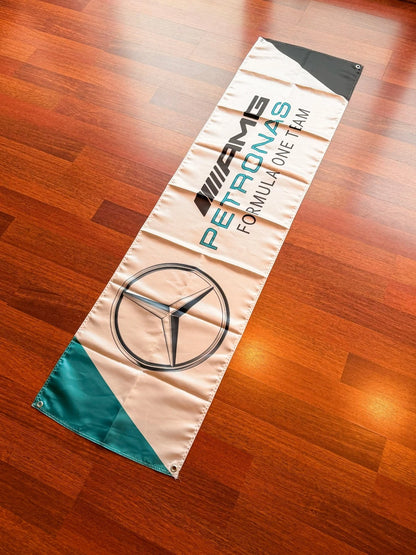 Mercedes AMG Petronas Formula One Team Vertical Flama