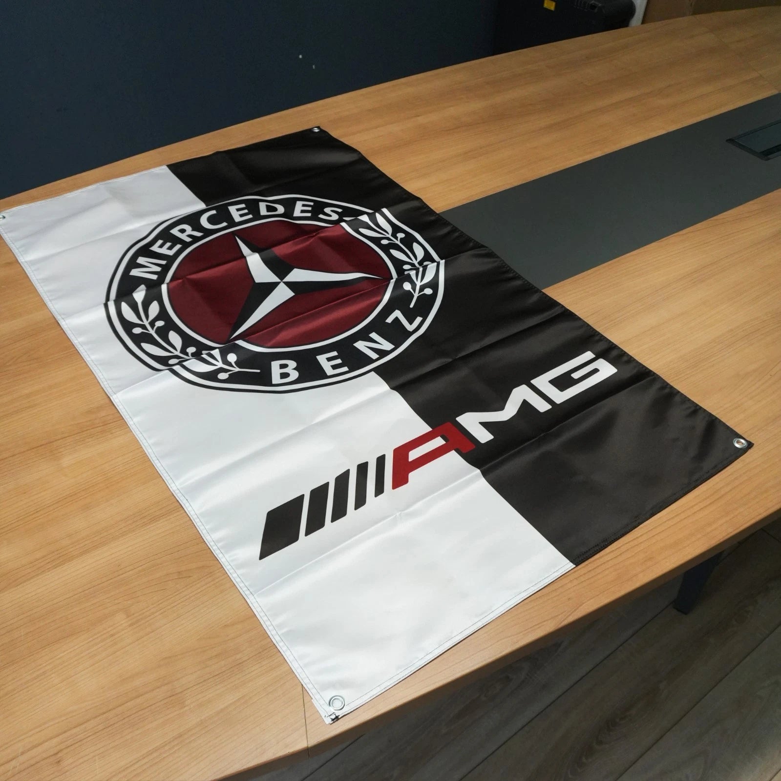 Mercedes-Benz AMG Red Emblem Flama
