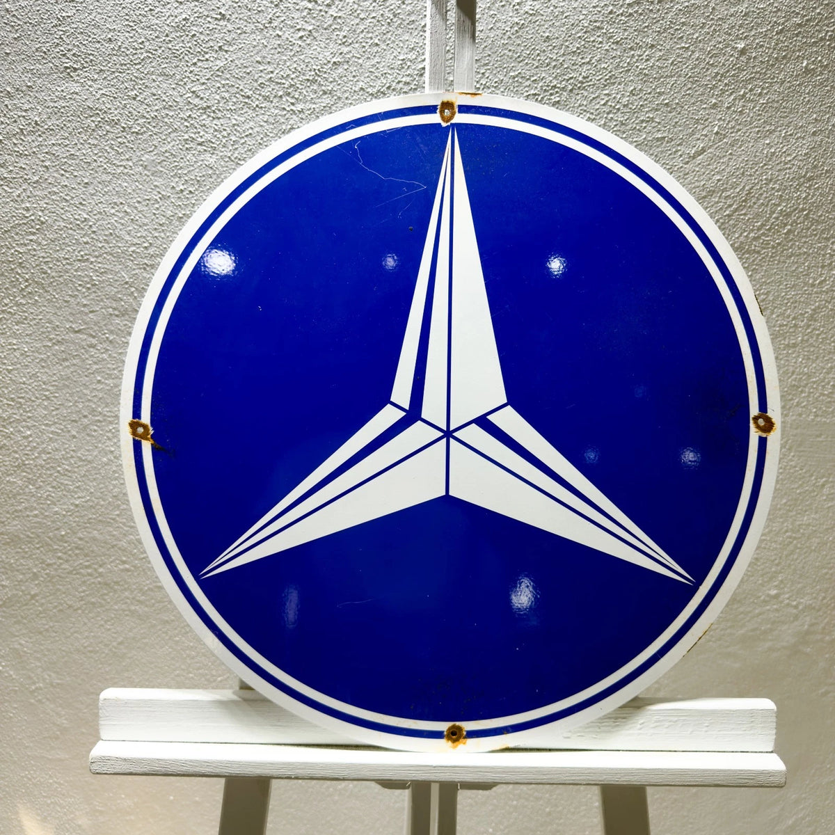 Mercedes Three-Pointed Star Rusted Metal Tabela