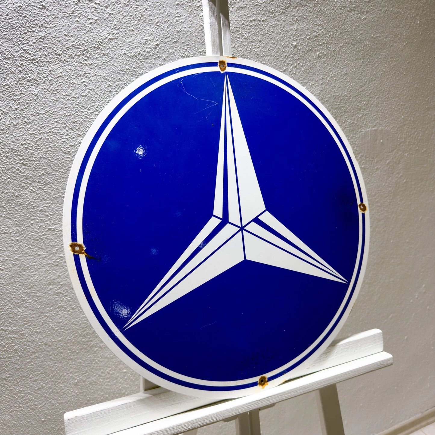 Mercedes Three-Pointed Star Rusted Metal Tabela