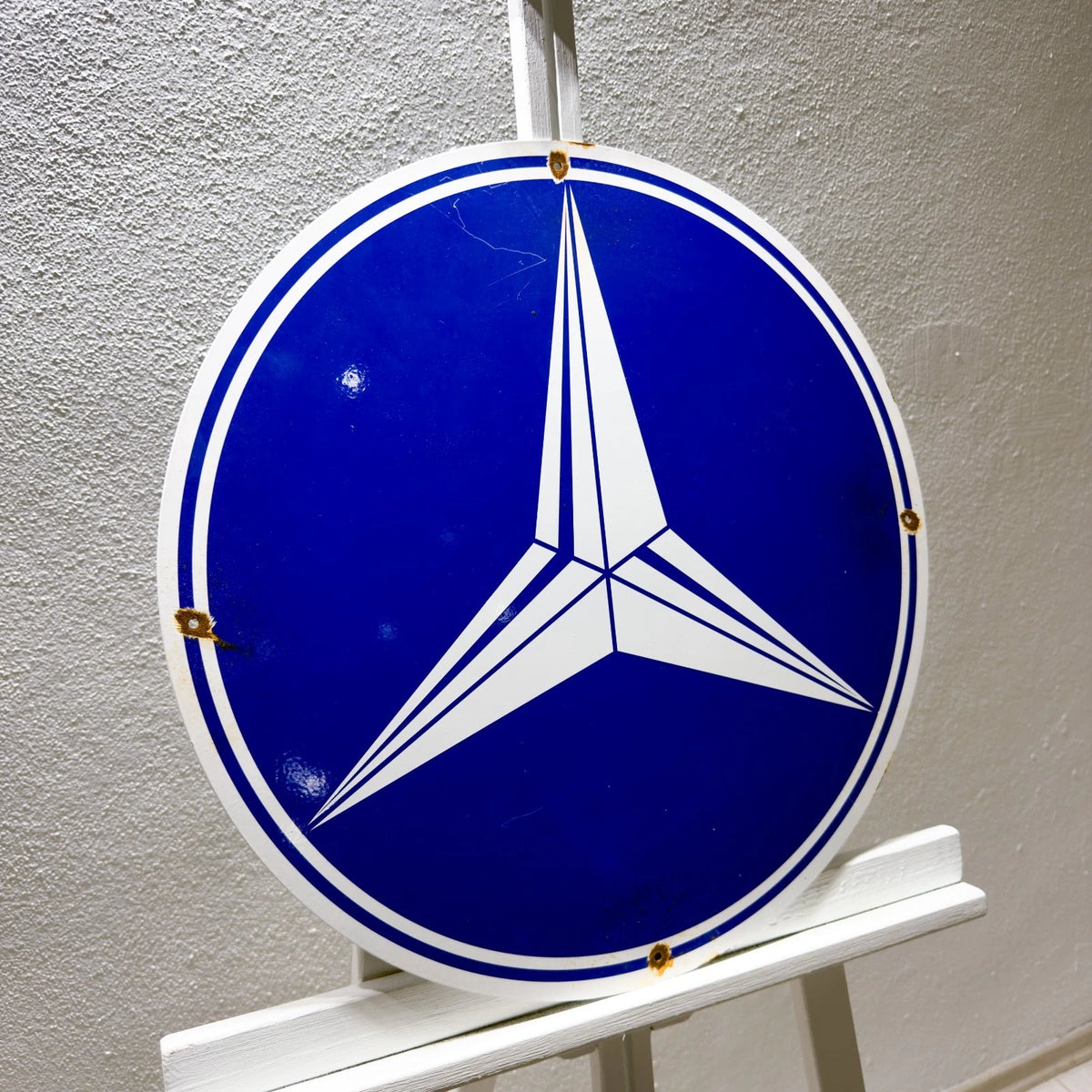 Mercedes Three-Pointed Star Rusted Metal Tabela