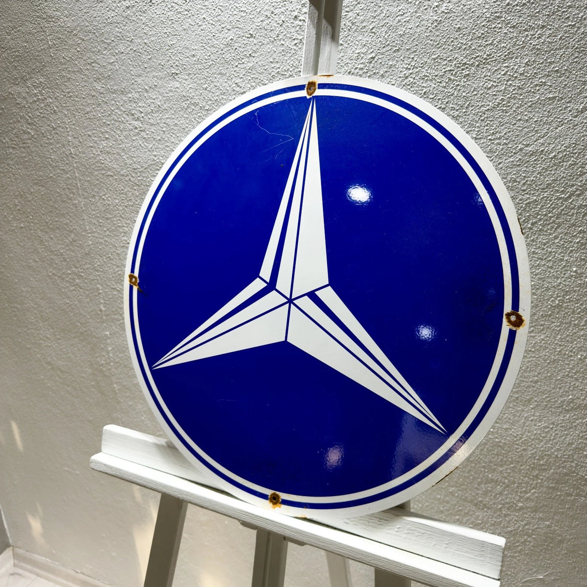 Mercedes Three-Pointed Star Rusted Metal Tabela