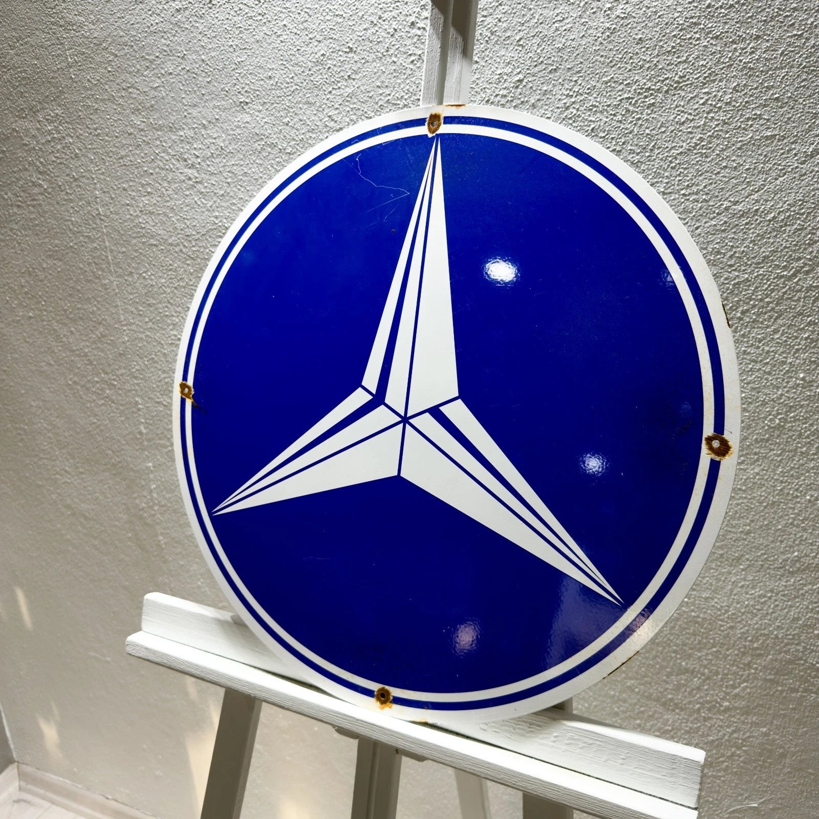 Mercedes Three-Pointed Star Rusted Metal Tabela