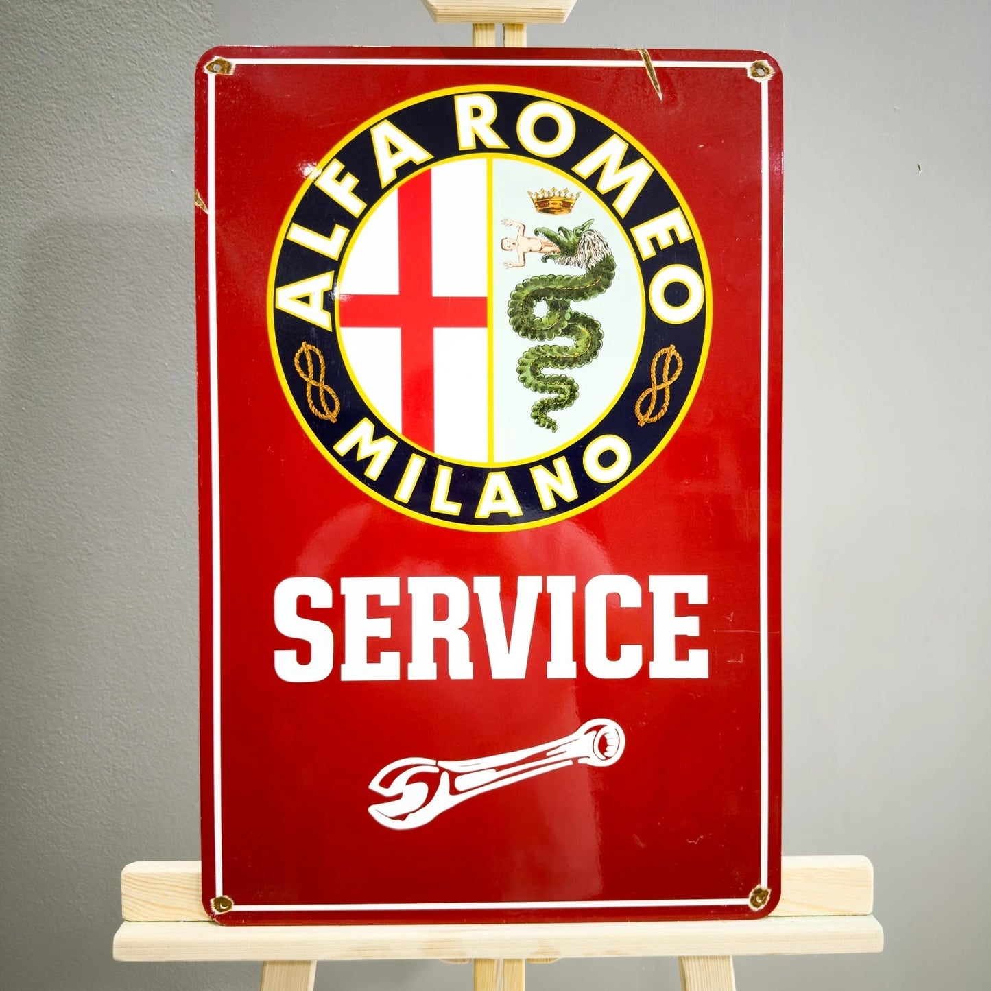 Rusted Alfa Romeo Service Metal Tabela