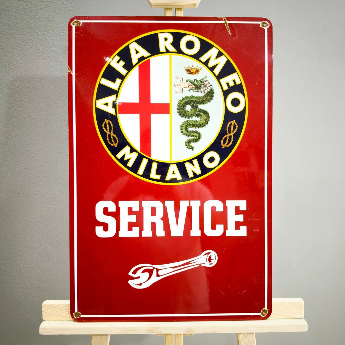 Rusted Alfa Romeo Service Metal Tabela
