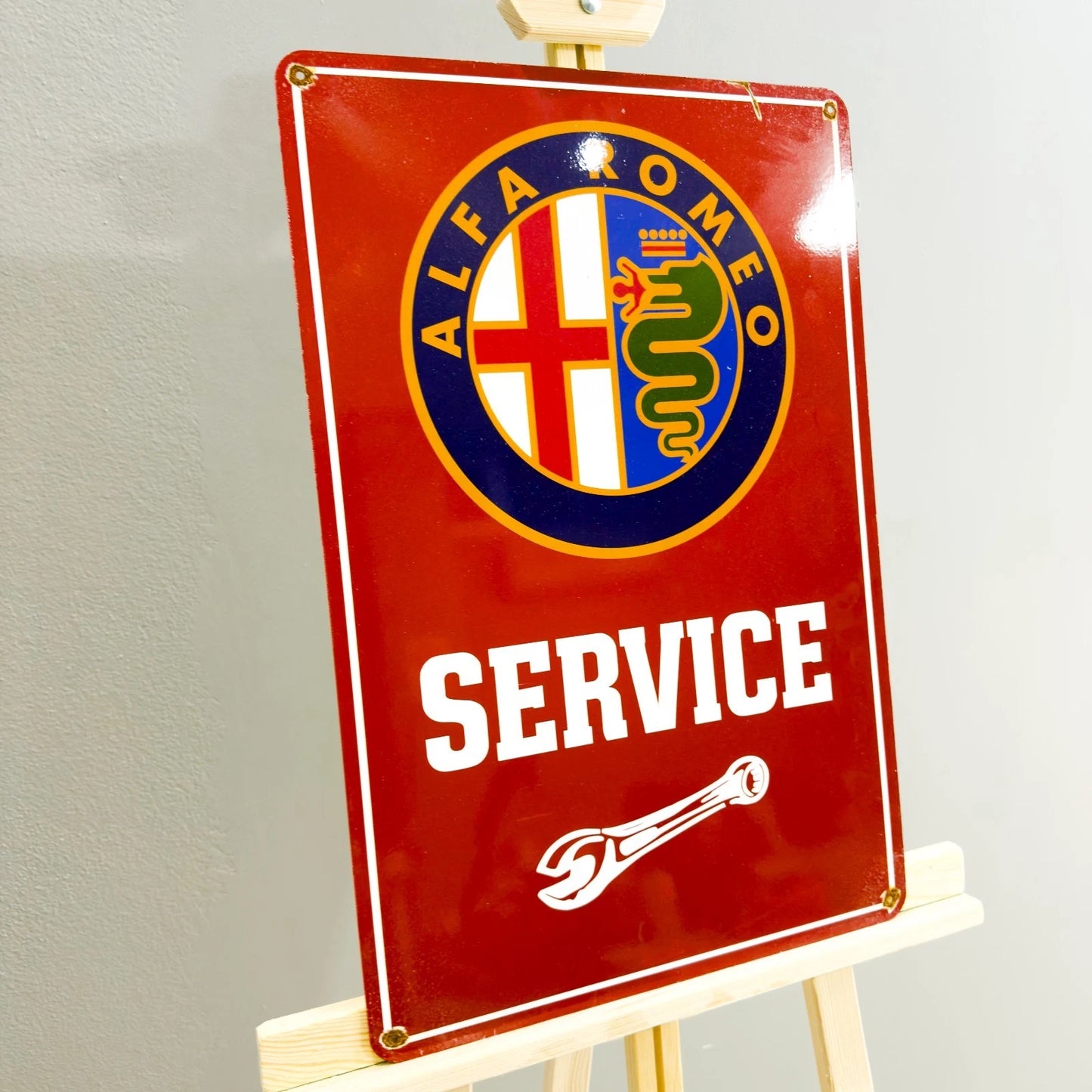 Rusted Alfa Romeo Service Metal Tabela