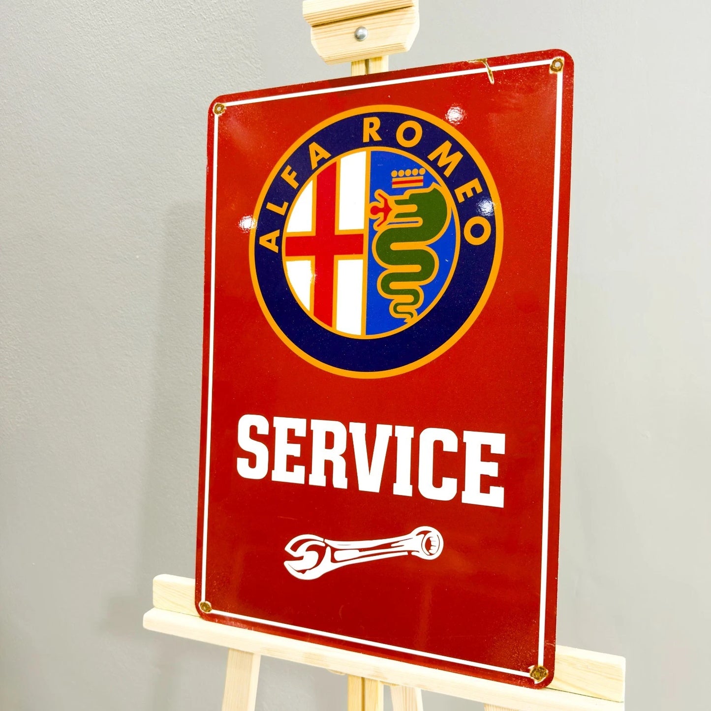 Rusted Alfa Romeo Service Metal Tabela