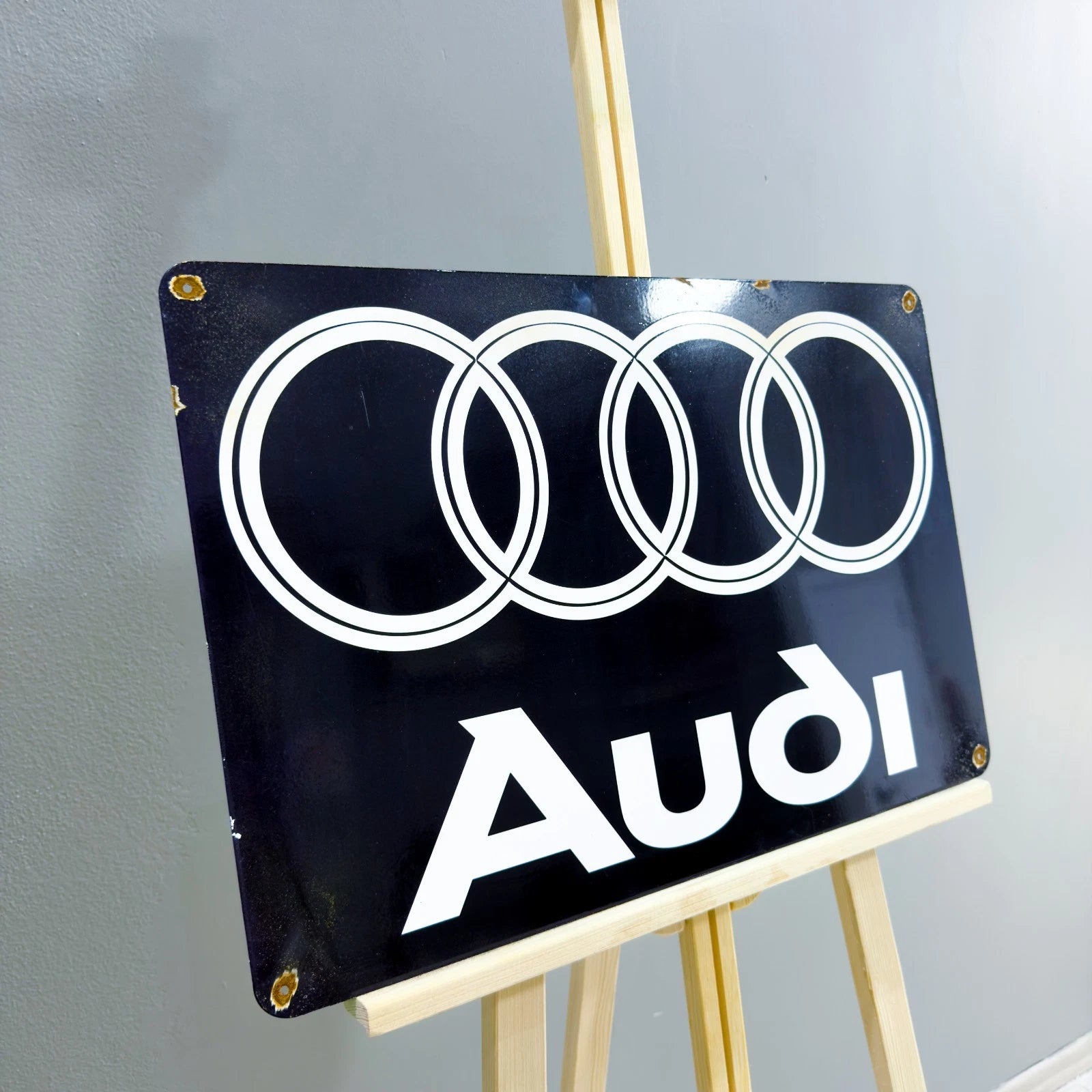 Rusted Audi Rings Metal Tabela