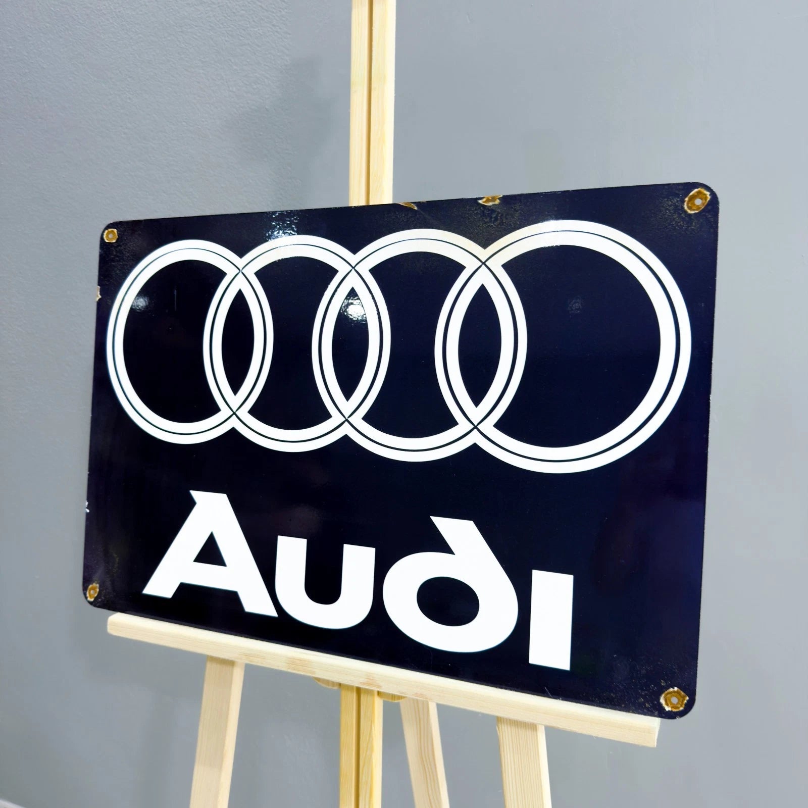 Rusted Audi Rings Metal Tabela