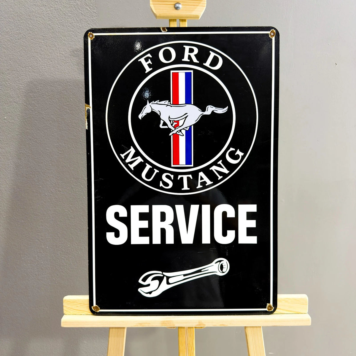 Rusted Ford Mustang Service Metal Tabela