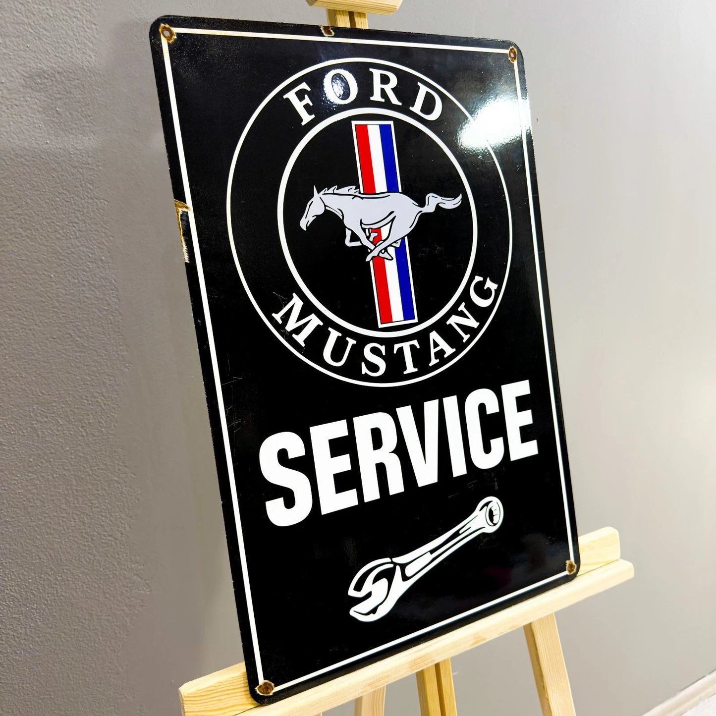 Rusted Ford Mustang Service Metal Tabela