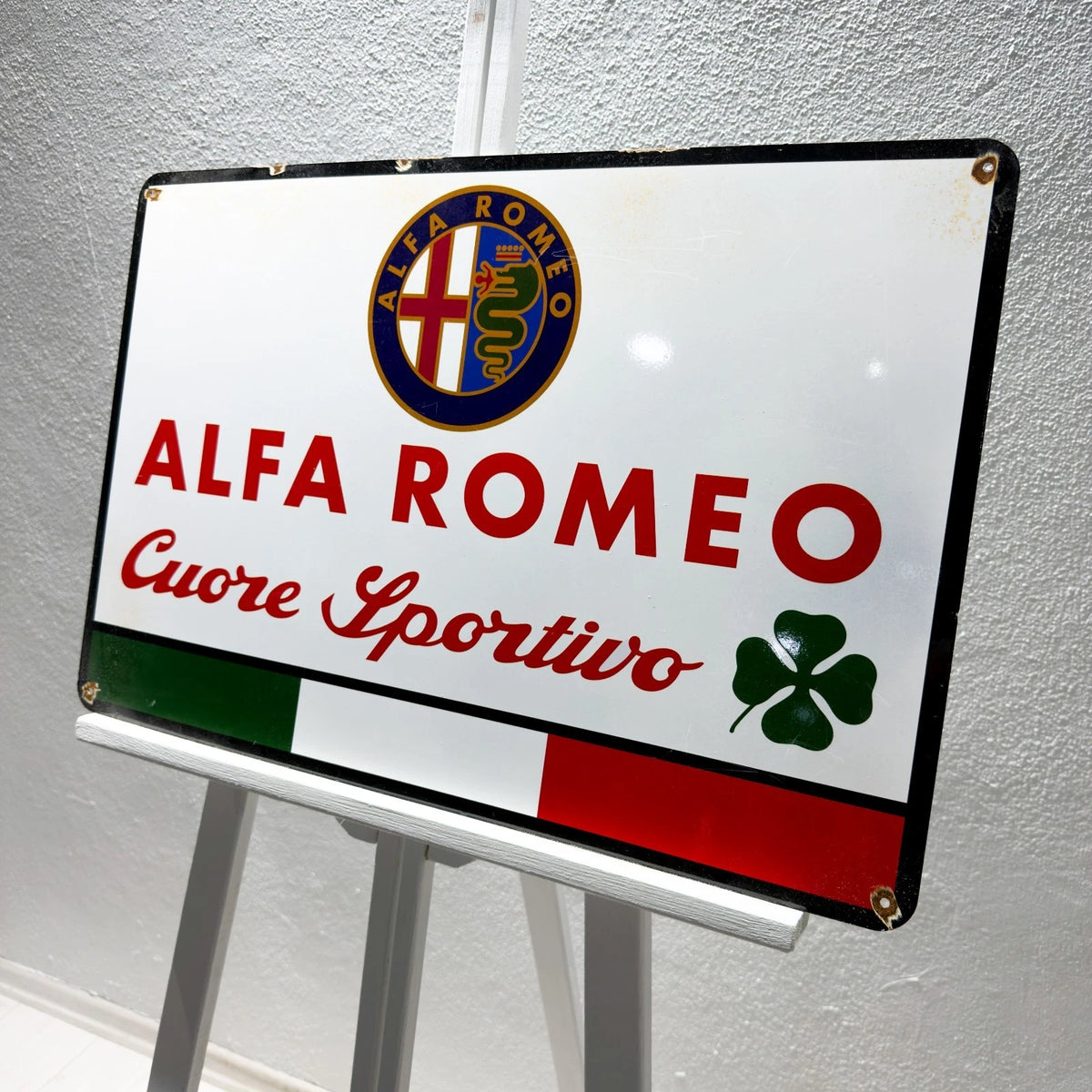 Rusty Alfa Romeo Cuore Sportivo Metal Tabela